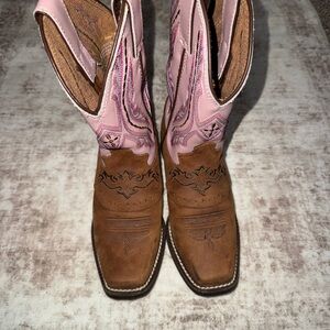 Justin Boots Pink and Tan Western Boots